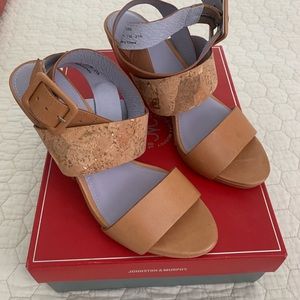 NWT Johnston & Murphy Nadia Ankle Strap wedge sandals in size 7 medium.